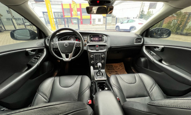 Volvo V40 T-4 KINETIC 2.0 Aut. 2018 Gasolina-11