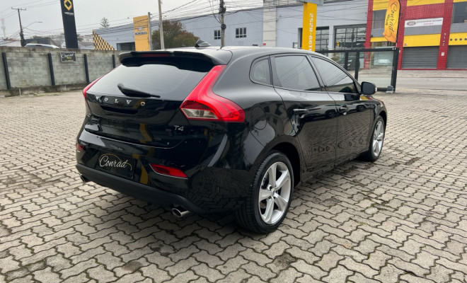 Volvo V40 T-4 KINETIC 2.0 Aut. 2018 Gasolina-4
