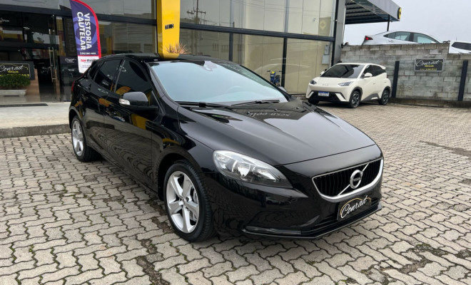 Volvo V40 T-4 KINETIC 2.0 Aut. 2018 Gasolina-1