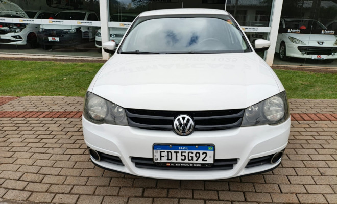 VW - VolksWagen Golf Sportline 1.6 Mi Total Flex 8V 4p 2013 Flex-8