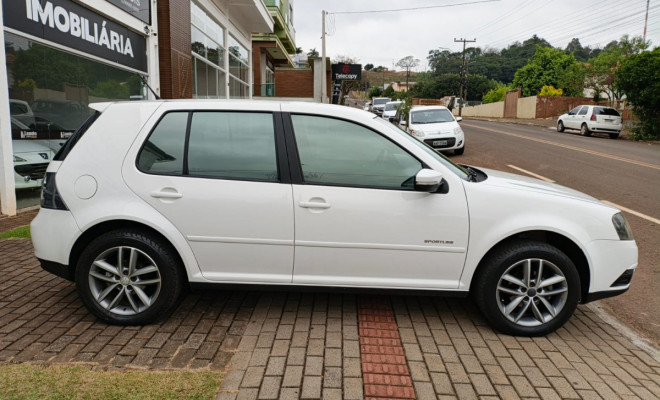 VW - VolksWagen Golf Sportline 1.6 Mi Total Flex 8V 4p 2013 Flex-6