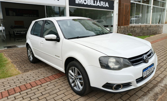 VW - VolksWagen Golf Sportline 1.6 Mi Total Flex 8V 4p 2013 Flex-7