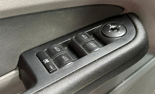 Ford Focus 1.6 S/SE/SE Plus Flex 8V/16V  5p 2013 Flex-15