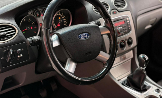 Ford Focus 1.6 S/SE/SE Plus Flex 8V/16V  5p 2013 Flex-8