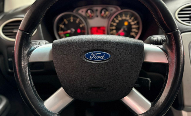Ford Focus 1.6 S/SE/SE Plus Flex 8V/16V  5p 2013 Flex-6