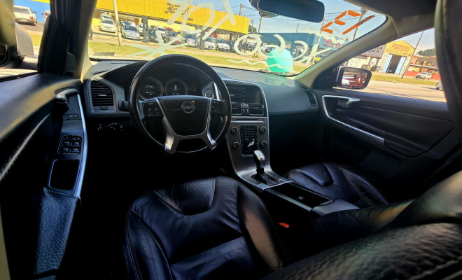 Volvo XC 60 2.0 T5  5p 2013 Gasolina-1