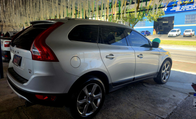 Volvo XC 60 2.0 T5  5p 2013 Gasolina-14