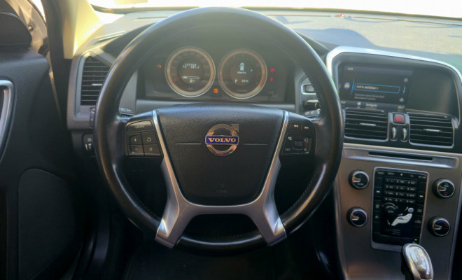 Volvo XC 60 2.0 T5  5p 2013 Gasolina-3