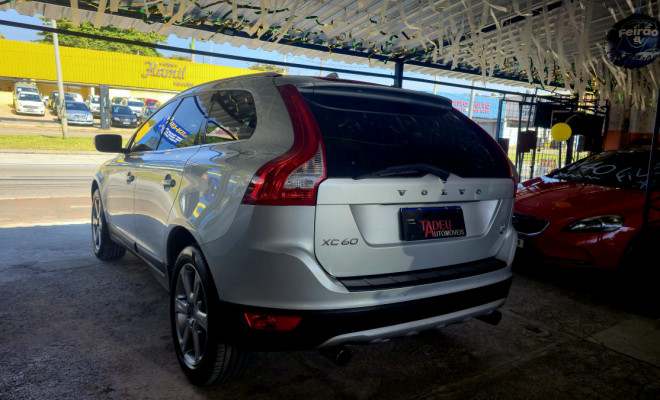 Volvo XC 60 2.0 T5  5p 2013 Gasolina-11