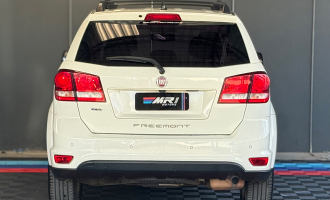 Fiat FREEMONT EMOT./PRECISION 2.4 16V 5p Aut. 2015 Gasolina-4