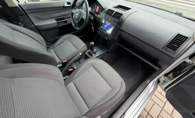 VW - VolksWagen Polo Sedan 1.6 Mi Total Flex 8V 4p 2013 Flex-9