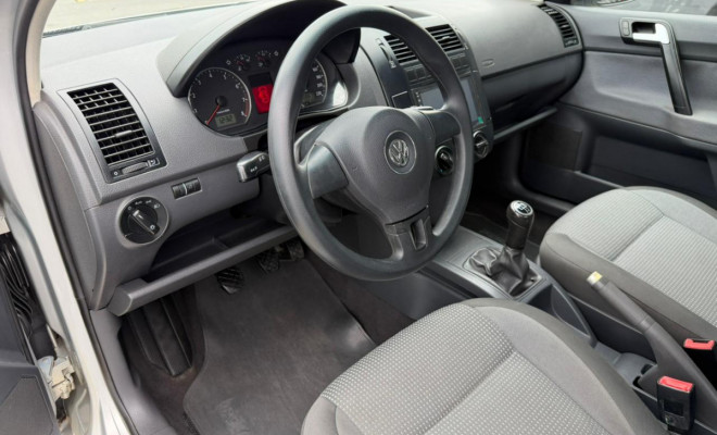VW - VolksWagen Polo Sedan 1.6 Mi Total Flex 8V 4p 2013 Flex-7