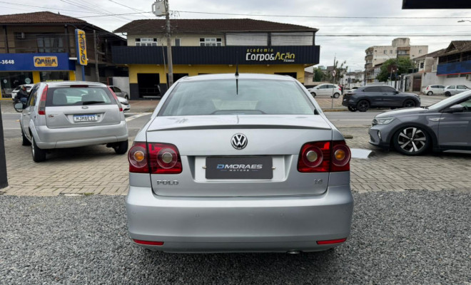 VW - VolksWagen Polo Sedan 1.6 Mi Total Flex 8V 4p 2013 Flex-3