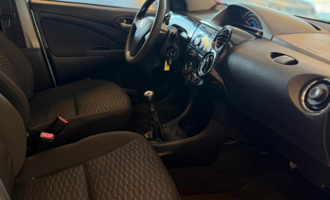 Toyota ETIOS XS 1.5 Flex 16V 5p Mec. 2014 Flex-7