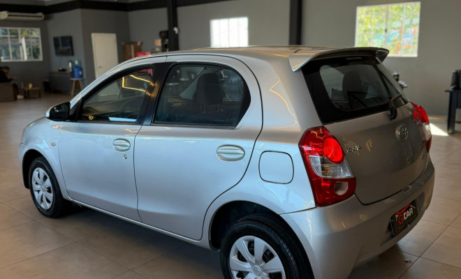 Toyota ETIOS XS 1.5 Flex 16V 5p Mec. 2014 Flex-3