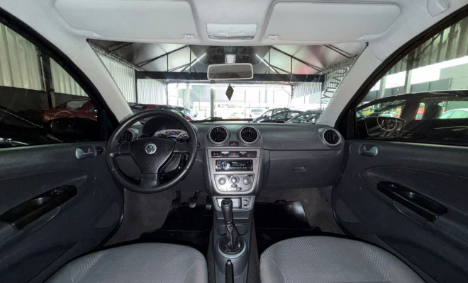 VW - VolksWagen VOYAGE 1.6/1.6 City  Mi Total Flex 8V 4p 2011 Flex-5