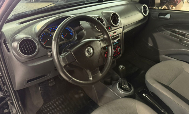 VW - VolksWagen VOYAGE 1.6/1.6 City  Mi Total Flex 8V 4p 2011 Flex-6