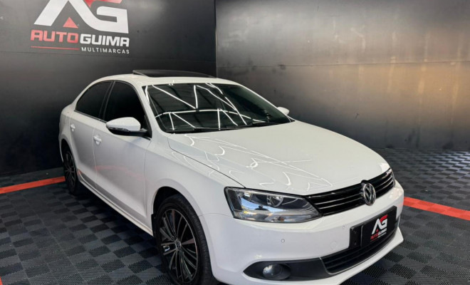 VW - VolksWagen JETTA Highline 2.0 TSI 16V 4p Tiptronic 2013 Flex