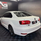 VW - VolksWagen JETTA Highline 2.0 TSI 16V 4p Tiptronic 2013 Flex-16
