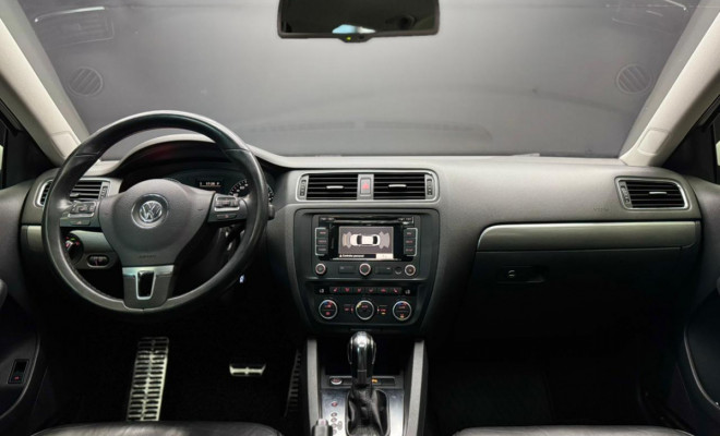 VW - VolksWagen JETTA Highline 2.0 TSI 16V 4p Tiptronic 2013 Flex-0