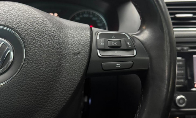 VW - VolksWagen JETTA Highline 2.0 TSI 16V 4p Tiptronic 2013 Flex-11