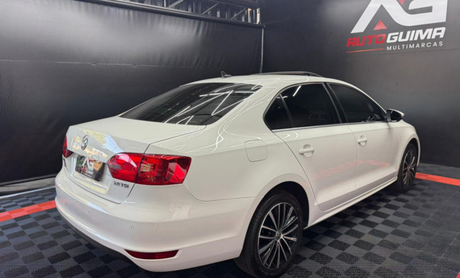 VW - VolksWagen JETTA Highline 2.0 TSI 16V 4p Tiptronic 2013 Flex-12