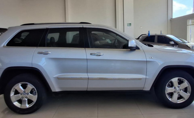 Jeep Grand Cherokee Laredo 3.6 4x4 V6 Aut. 2011 Flex-5