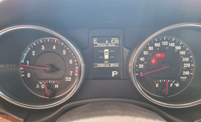 Jeep Grand Cherokee Laredo 3.6 4x4 V6 Aut. 2011 Flex-8