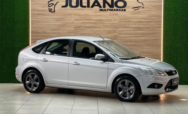 Ford Focus 1.6 S/SE/SE Plus Flex 8V/16V  5p 2013