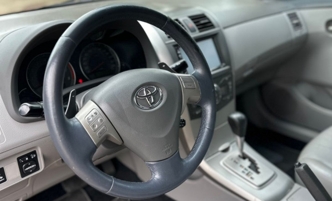 Toyota Corolla XLi 1.8/1.8 Flex 16V Aut. 2011 Flex-8