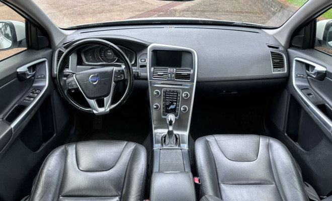 Volvo XC 60 2.0 T5  5p 2015 Gasolina-6