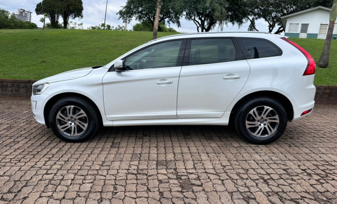 Volvo XC 60 2.0 T5  5p 2015 Gasolina-2