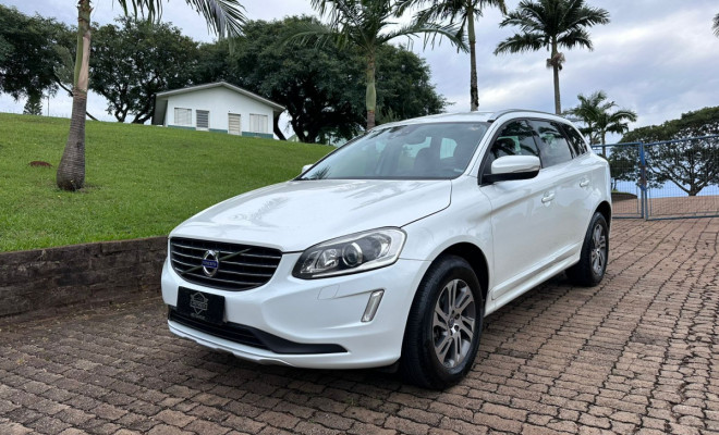 Volvo XC 60 2.0 T5  5p 2015 Gasolina-1