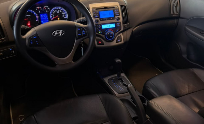 Hyundai i30 2.0 16V 145cv 5p Aut. 2011 Gasolina-11