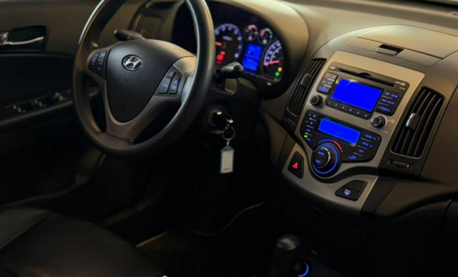 Hyundai i30 2.0 16V 145cv 5p Aut. 2011 Gasolina-10