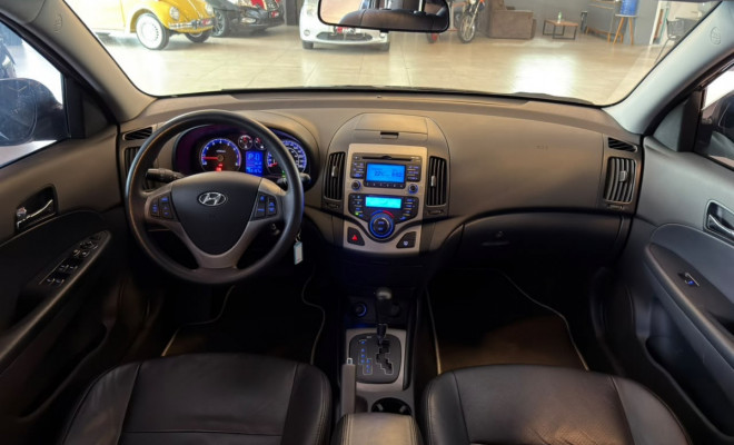 Hyundai i30 2.0 16V 145cv 5p Aut. 2011 Gasolina-7