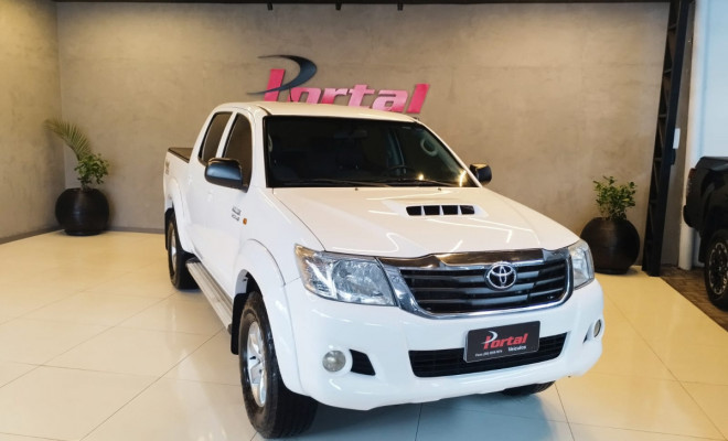 Toyota Hilux CD SR D4-D 4x4 3.0 TDI Dies Aut. 2015 Diesel