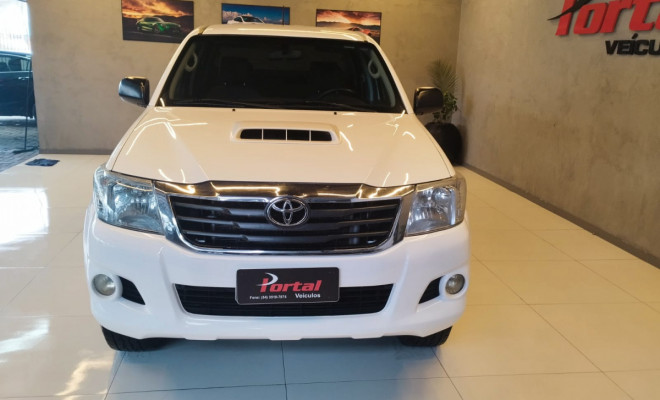Toyota Hilux CD SR D4-D 4x4 3.0 TDI Dies Aut. 2015 Diesel-1