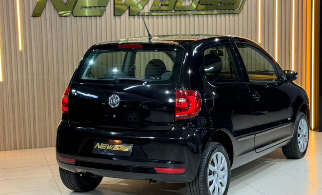 VW - VolksWagen Fox Plus 1.0Mi/ 1.0Mi Total Flex 8V 3p 2010 Flex-4