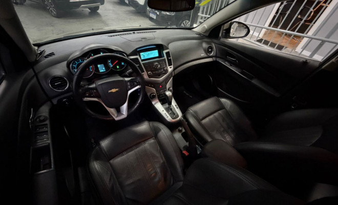 GM - Chevrolet CRUZE HB Sport LT 1.8 16V FlexP. 5p Aut 2013 Flex-12