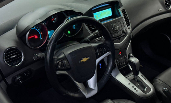 GM - Chevrolet CRUZE HB Sport LT 1.8 16V FlexP. 5p Aut 2013 Flex-10