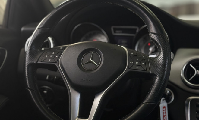 Mercedes-Benz GLA 250 Vision 2.0 TB 16V 211cv Aut. 2015 Gasolina-13
