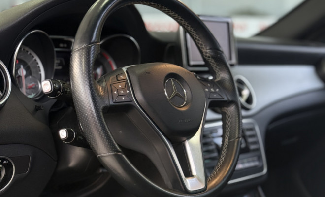 Mercedes-Benz GLA 250 Vision 2.0 TB 16V 211cv Aut. 2015 Gasolina-5