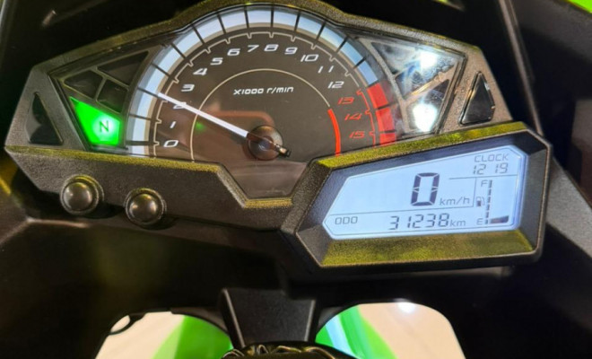 KAWASAKI NINJA 300 2018 Gasolina-8