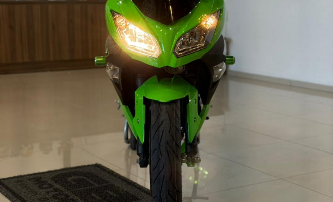 KAWASAKI NINJA 300 2018 Gasolina-11