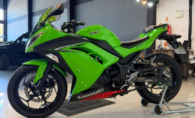 KAWASAKI NINJA 300 2018 Gasolina-7