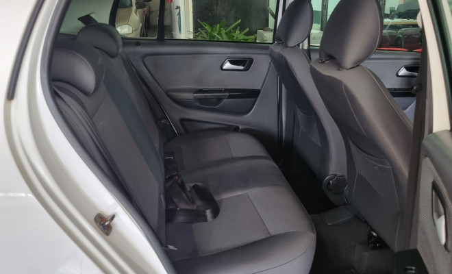 VW - VolksWagen Fox 1.6 Mi I MOTION Total Flex 8V 5p 2011 Flex-8