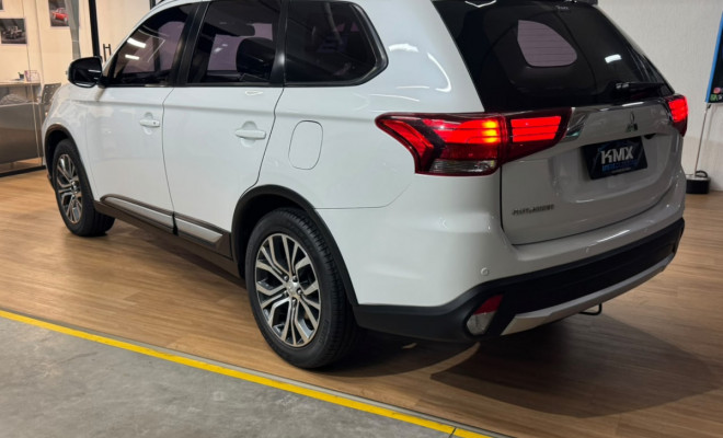 Mitsubishi OUTLANDER 2.0 16V 160cv Aut. 2016 Gasolina-4