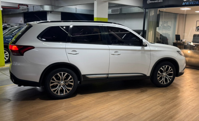 Mitsubishi OUTLANDER 2.0 16V 160cv Aut. 2016 Gasolina-7