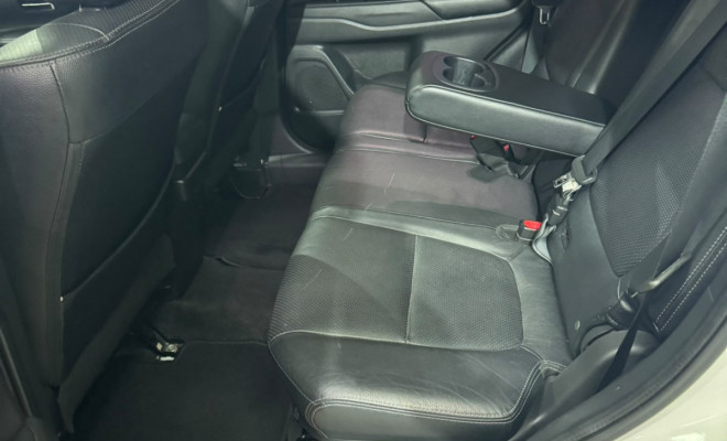 Mitsubishi OUTLANDER 2.0 16V 160cv Aut. 2016 Gasolina-12